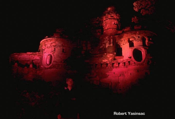 Back to
Bannerman Castle Illumination home page.